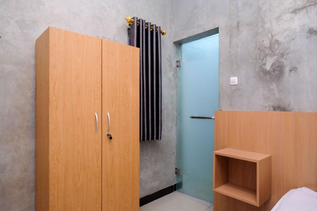 Urbanview Hotel Syariah Artamara Tegal By Reddoorz Exterior photo