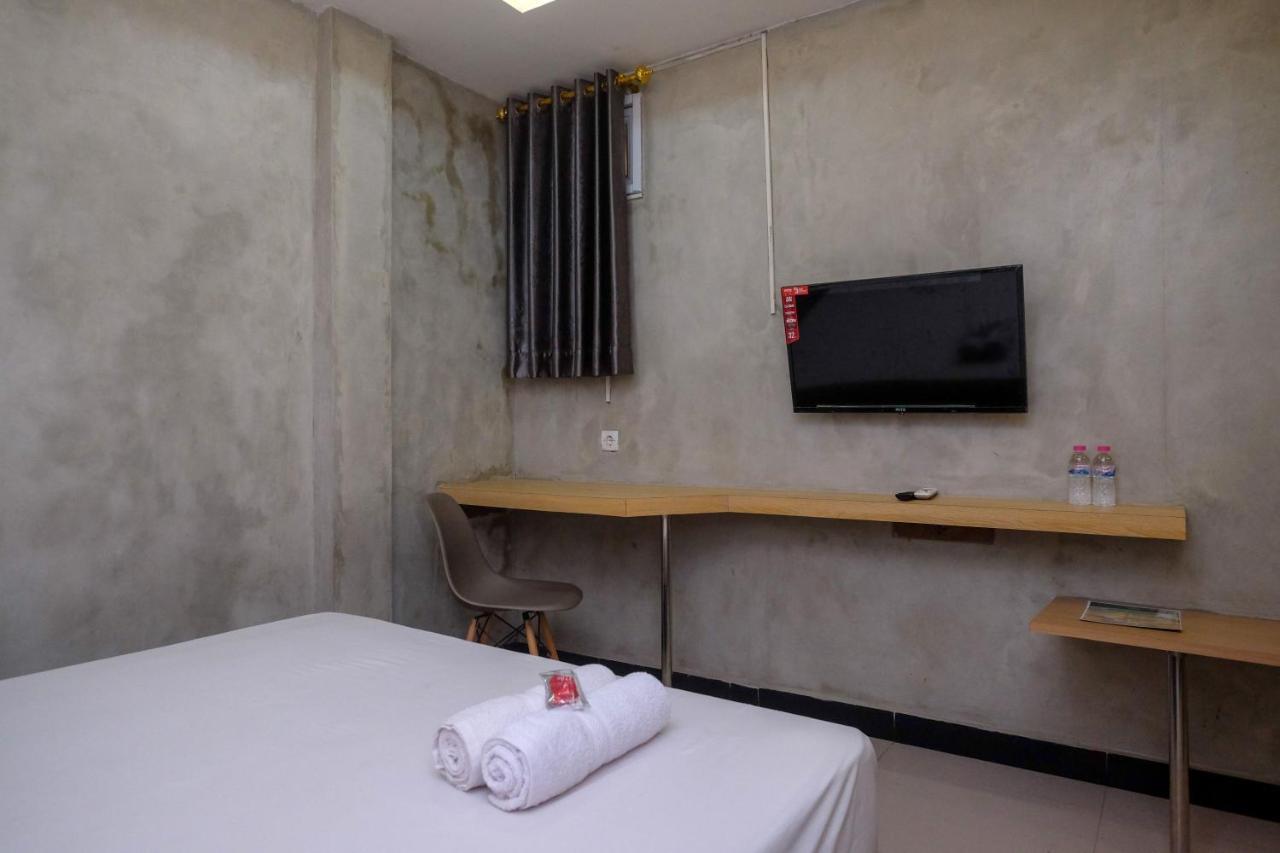 Urbanview Hotel Syariah Artamara Tegal By Reddoorz Exterior photo