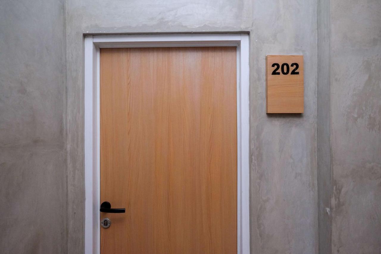 Urbanview Hotel Syariah Artamara Tegal By Reddoorz Exterior photo