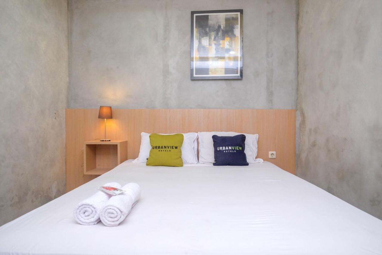 Urbanview Hotel Syariah Artamara Tegal By Reddoorz Exterior photo