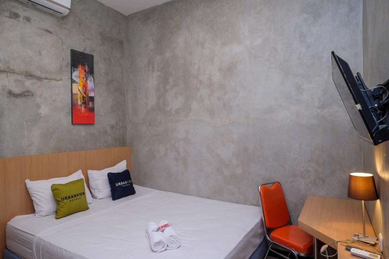 Urbanview Hotel Syariah Artamara Tegal By Reddoorz Exterior photo